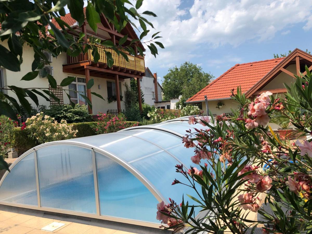 Haus Marika Hotel Siófok Exterior foto