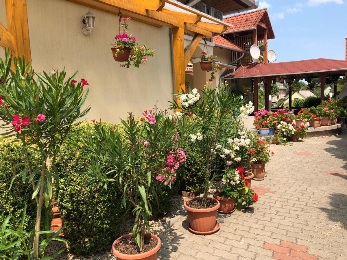 Haus Marika Hotel Siófok Exterior foto