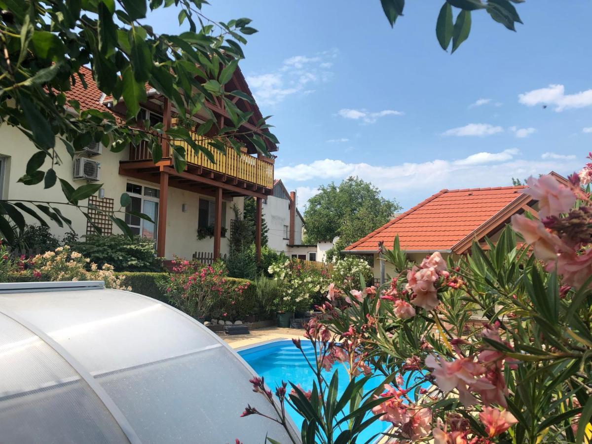 Haus Marika Hotel Siófok Exterior foto
