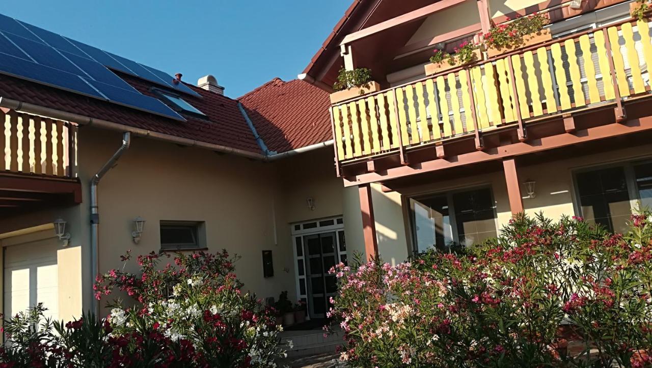 Haus Marika Hotel Siófok Exterior foto